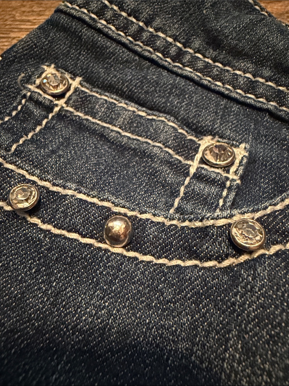 Earl Jean Denim Skirt Rhinestone Cross Pocket Detail - Picture 6 of 6